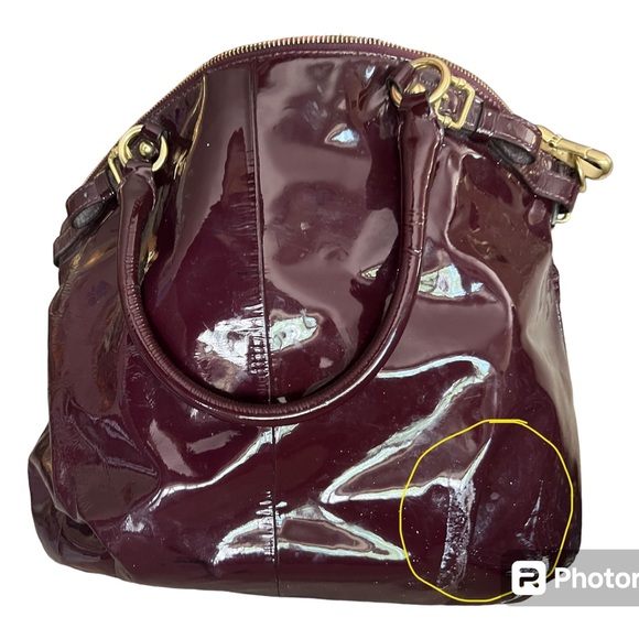 COACH Patent Leather handbag. - Picture 6 of 7